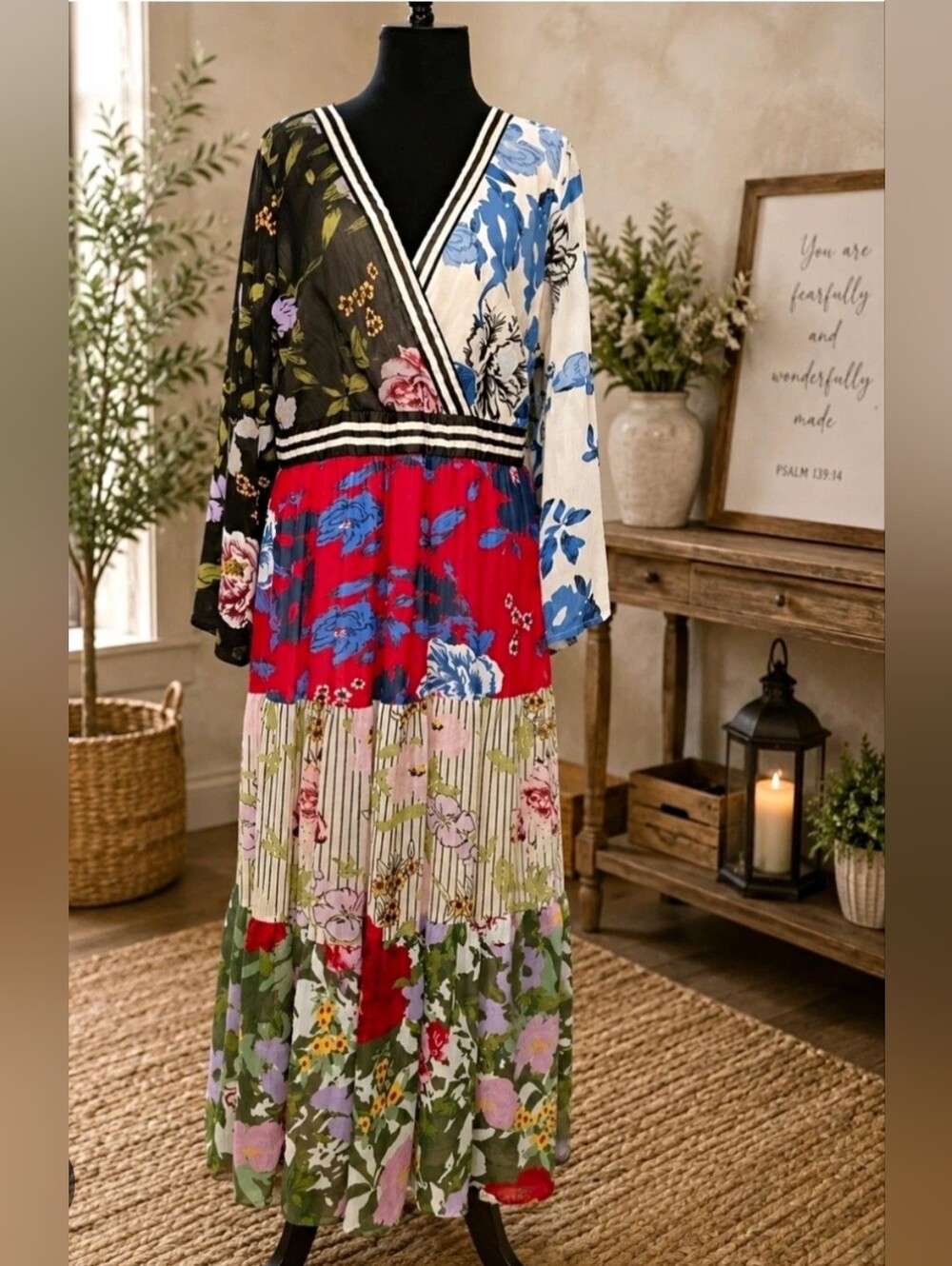 Kaktus lightweight, long-sleeve maxi dress features a multi-patterned patchwork - Picture 2 of 6